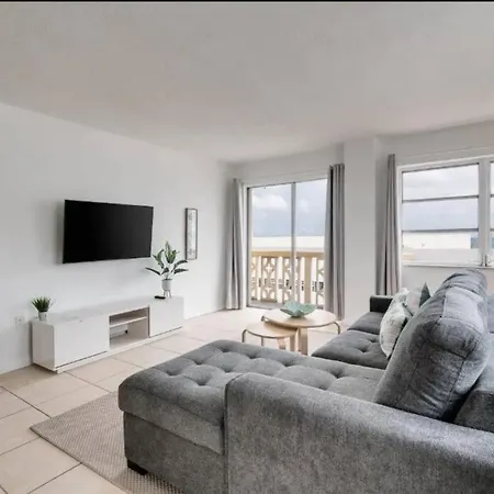1201- Luxurious 1Br & 2Ba With Stunning Ocean Views Apartment